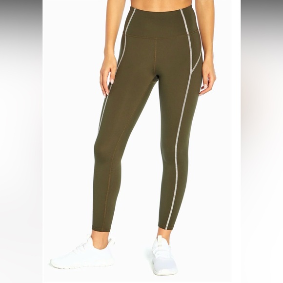 CYCLE HOUSE Pants - CYCLE HOUSE Womens Medium Olive Green Leggings 7/8 length Zip Pocket